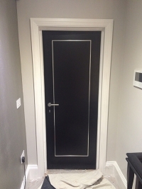 oak-veneer-dyed-black-inlay